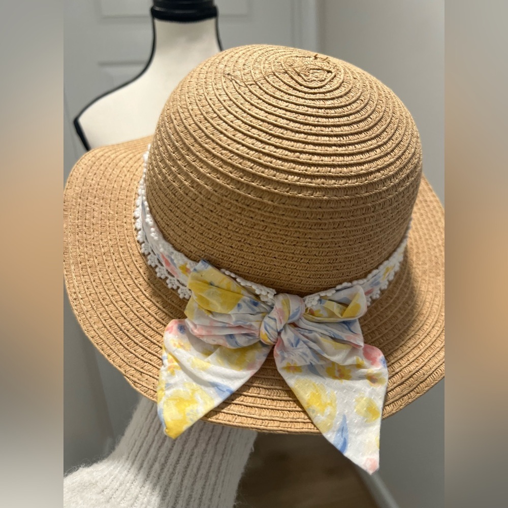 Stylish Straw Hat with Floral Bow - Picture 9 of 12